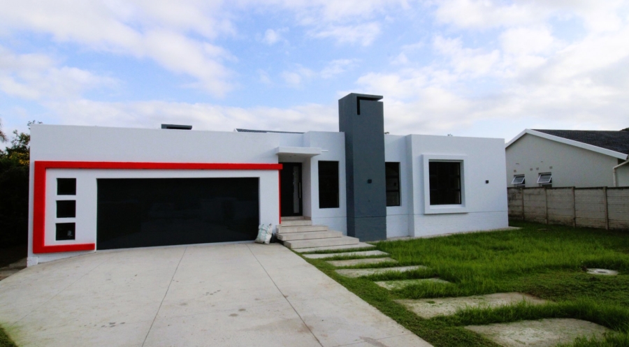 5 Bedroom Property for Sale in Gonubie North Eastern Cape